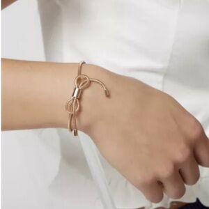 NWOT - Urban Outfitters Harper Bow Bracelet - Gold